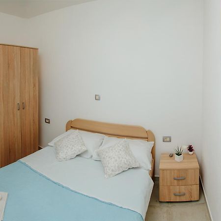Apartmani Mozaici Risan Buitenkant foto