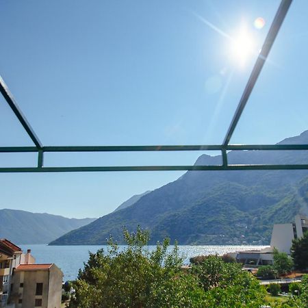 Apartmani Mozaici Risan Buitenkant foto