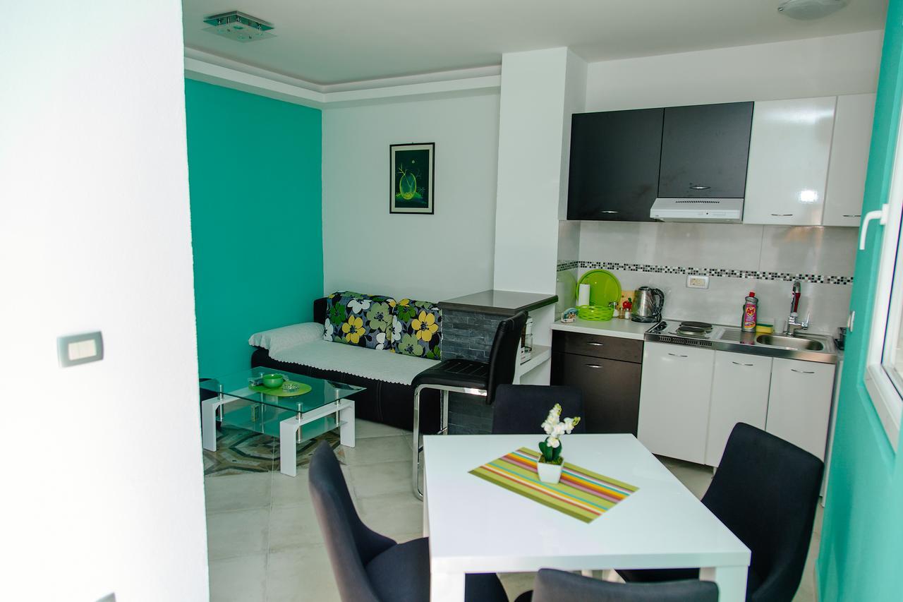Apartmani Mozaici Risan Buitenkant foto
