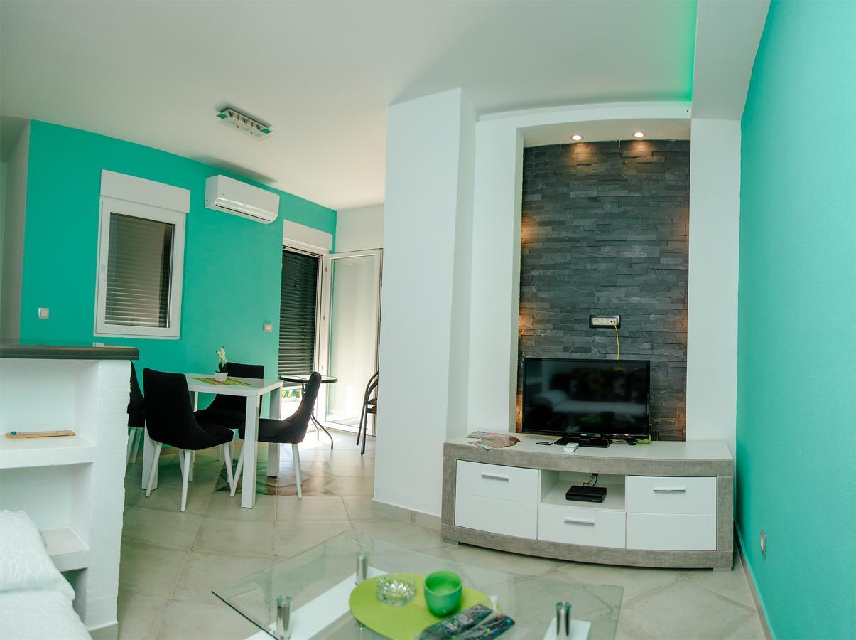 Apartmani Mozaici Risan Buitenkant foto