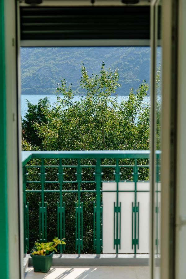 Apartmani Mozaici Risan Buitenkant foto