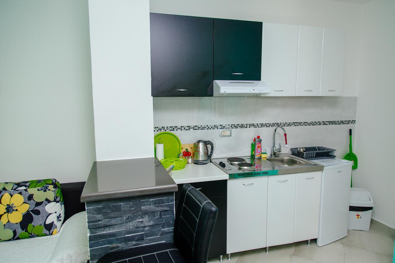Apartmani Mozaici Risan Buitenkant foto