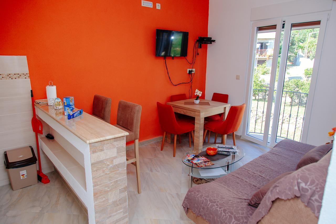 Apartmani Mozaici Risan Buitenkant foto