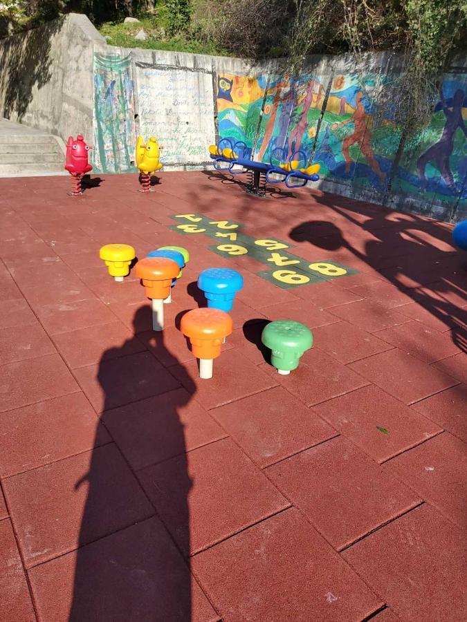 Apartmani Mozaici Risan Buitenkant foto